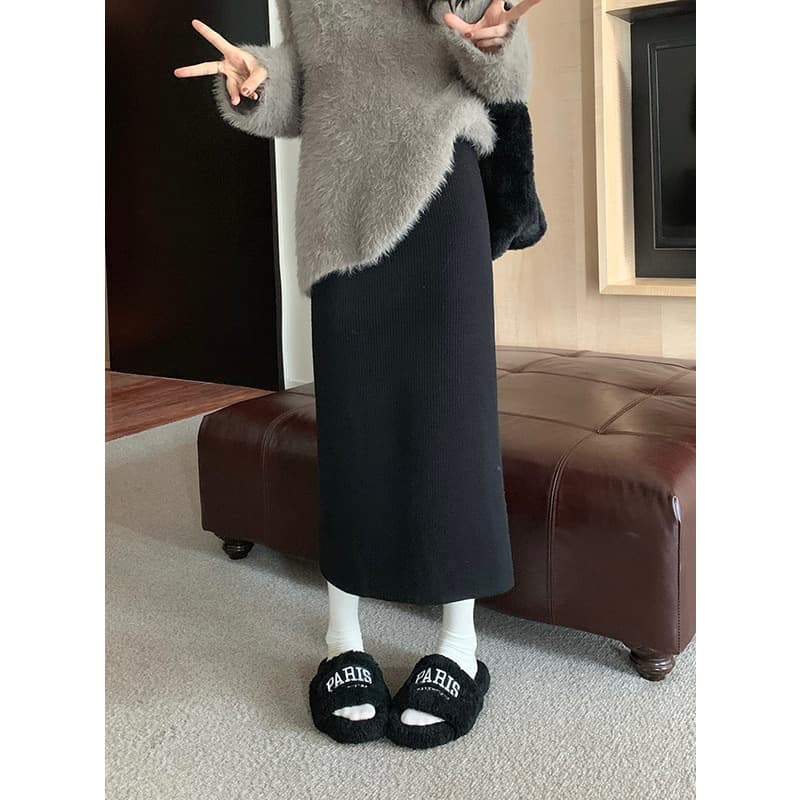 ママコーデ 上品ニットロングスカート