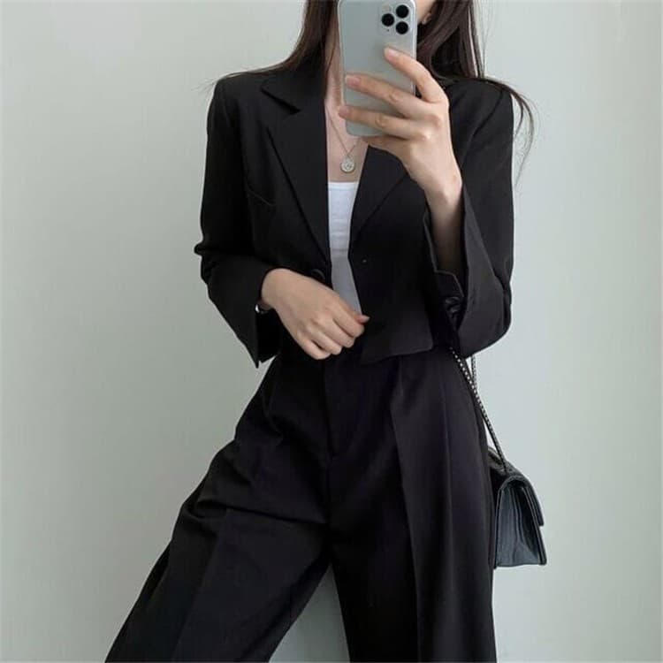 ママコーデ きれいめ大人ジャケットパンツセット