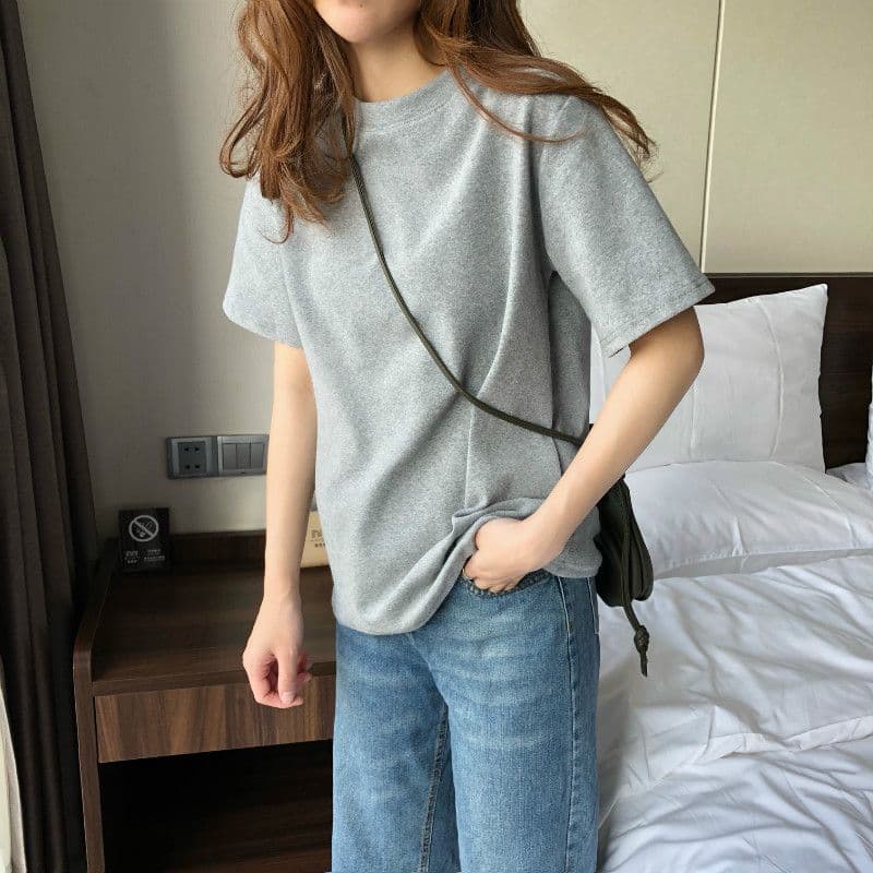 ママコーデ シンプル半袖ルーズフィットトップス