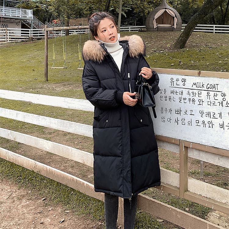 ママコーデ 公園散歩に最適 毛皮付きロング丈綿入りダウンコート