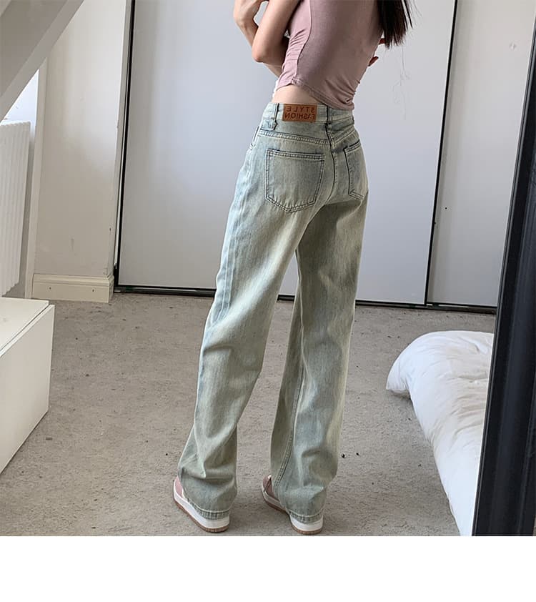 ママコーデ 動きやすいストレートデニム