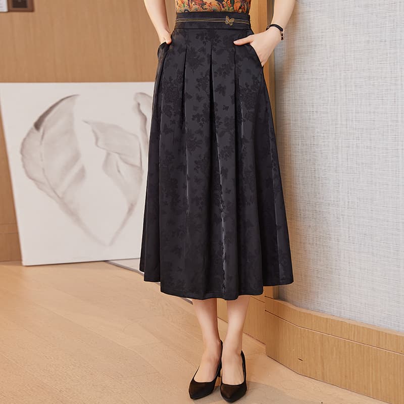 ママコーデ 大人可愛いフラワー柄フレアスカート