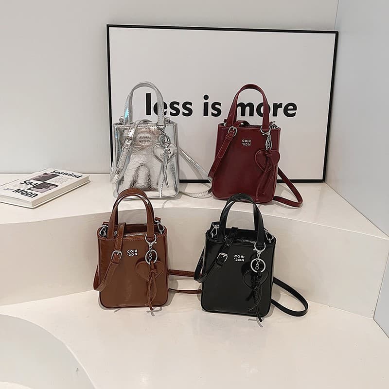 ママコーデ 光沢ミニショルダーバッグ