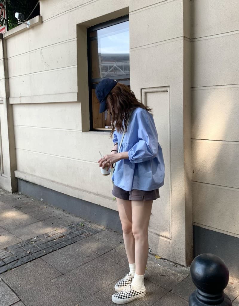 ママコーデ ふんわり袖のギャザーチュニックブラウス