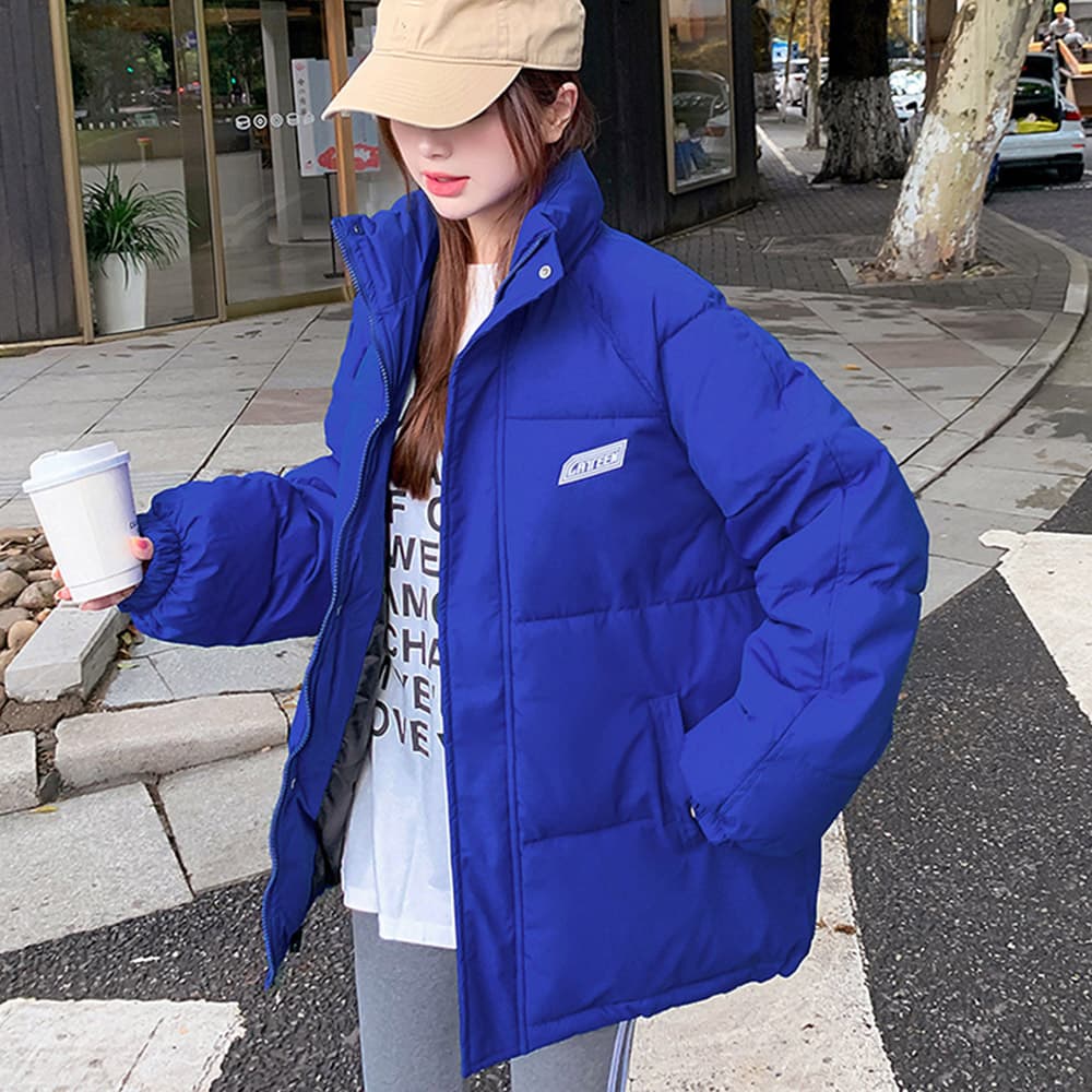 ママコーデ 公園散歩に最適なママの中綿防寒コート