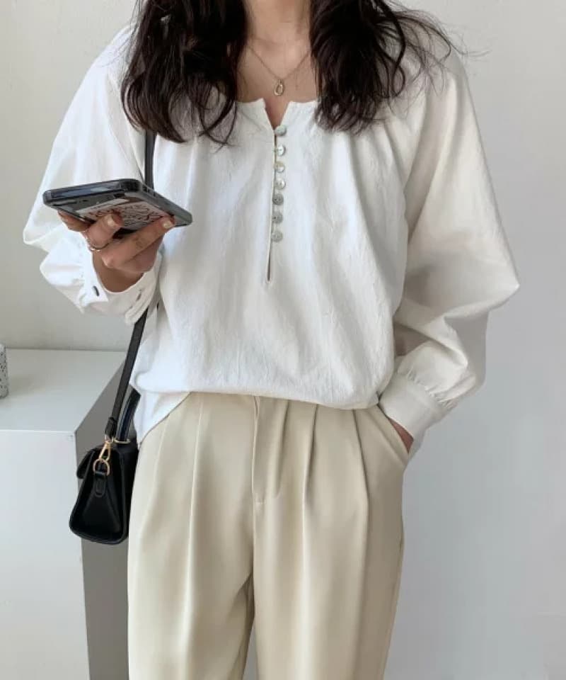 ママコーデ ポイントパール きりっぱなしブラウス