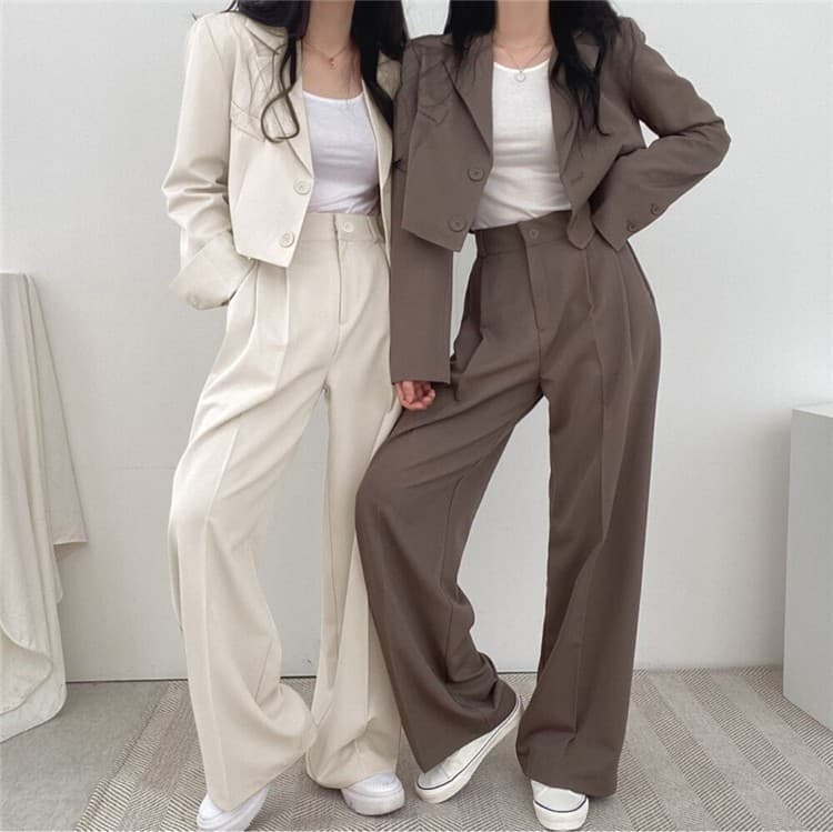 ママコーデ きれいめ大人ジャケットパンツセット