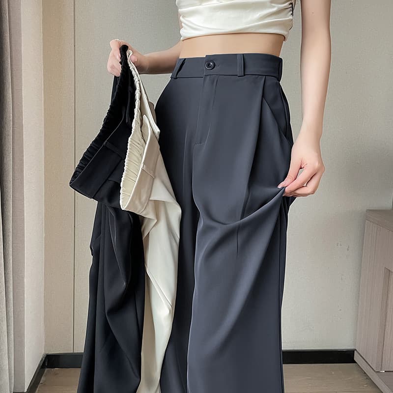 ママコーデ ゆったりストレート美脚パンツ