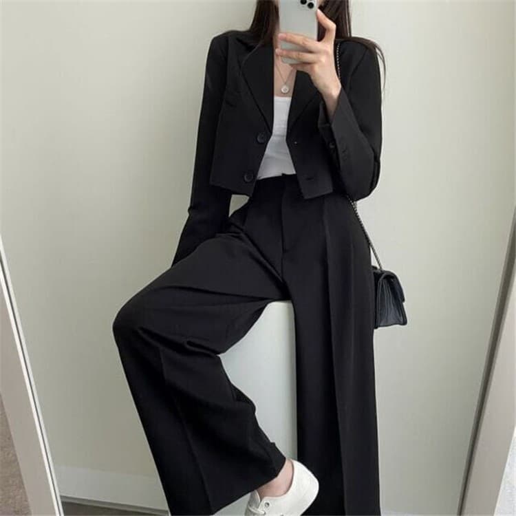 ママコーデ きれいめ大人ジャケットパンツセット