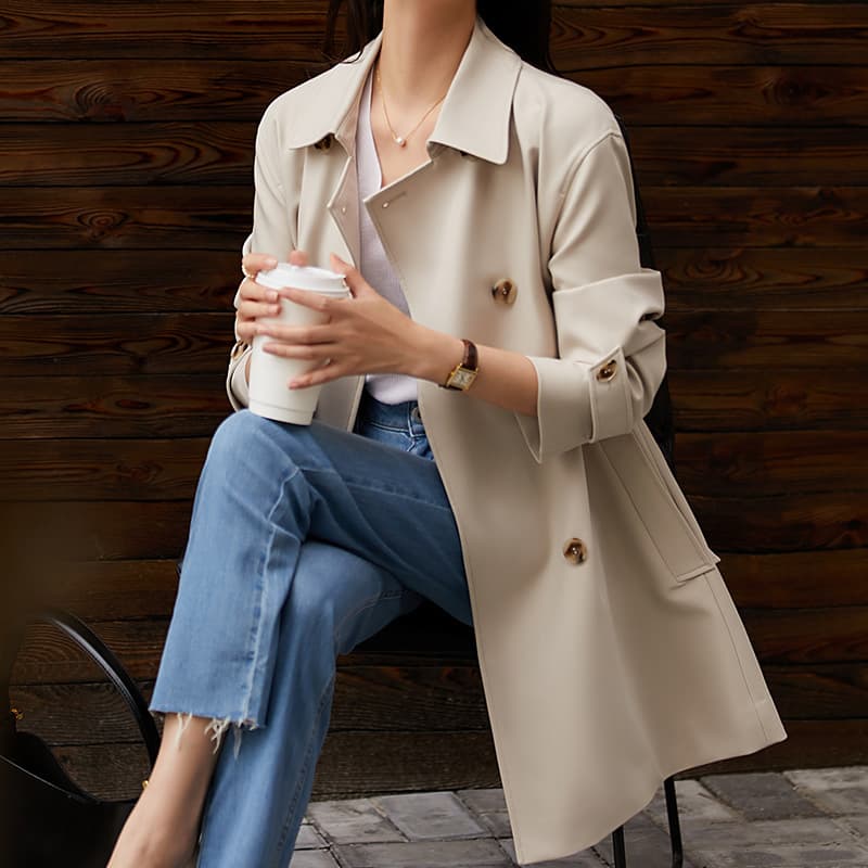 ママコーデ 上品スタイリッシュな美シルエットトレンチコート