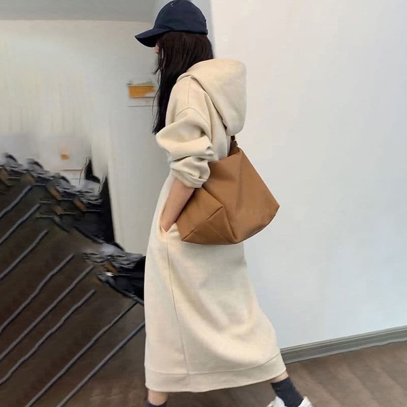 ママコーデ ゆったりロング丈パーカーワンピース