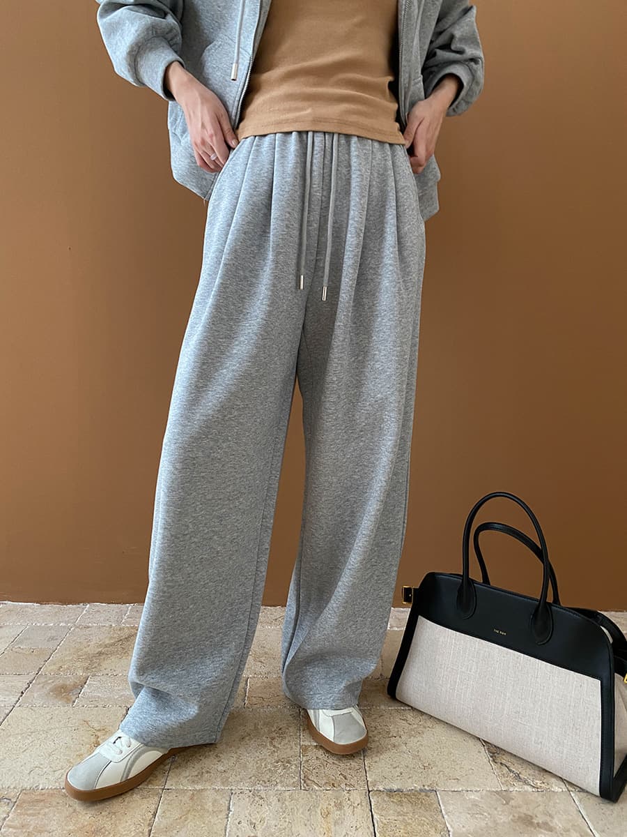 ママコーデ ゆったりリラックスセットアップ