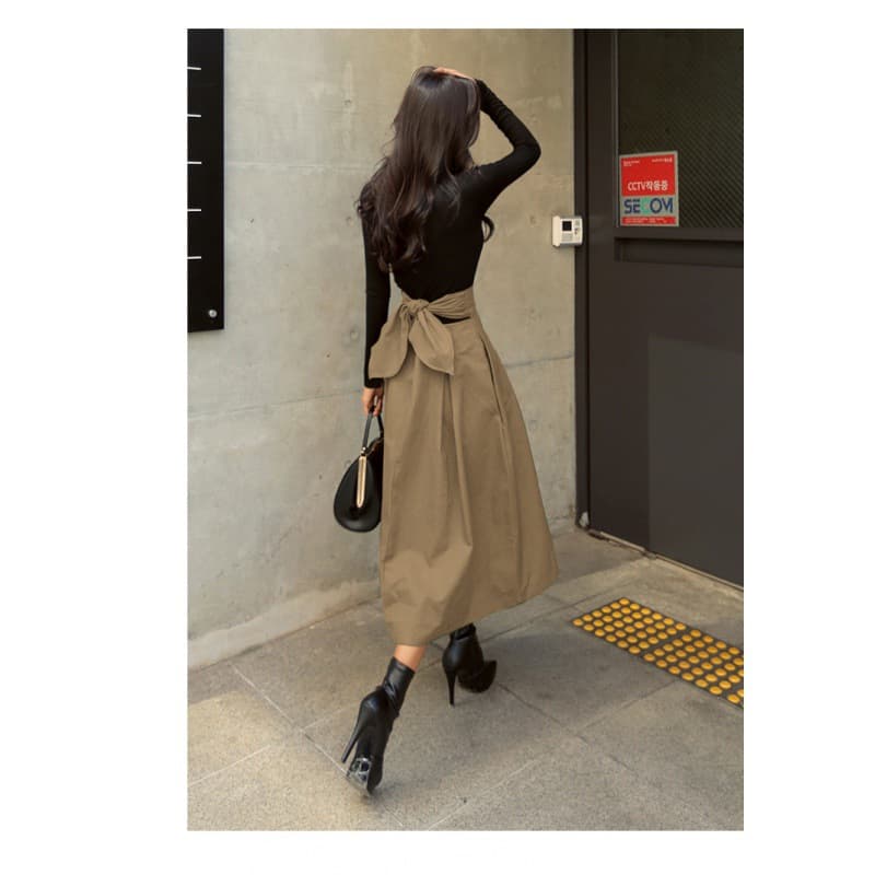 ママコーデ リボン付きプリーツミモレスカート