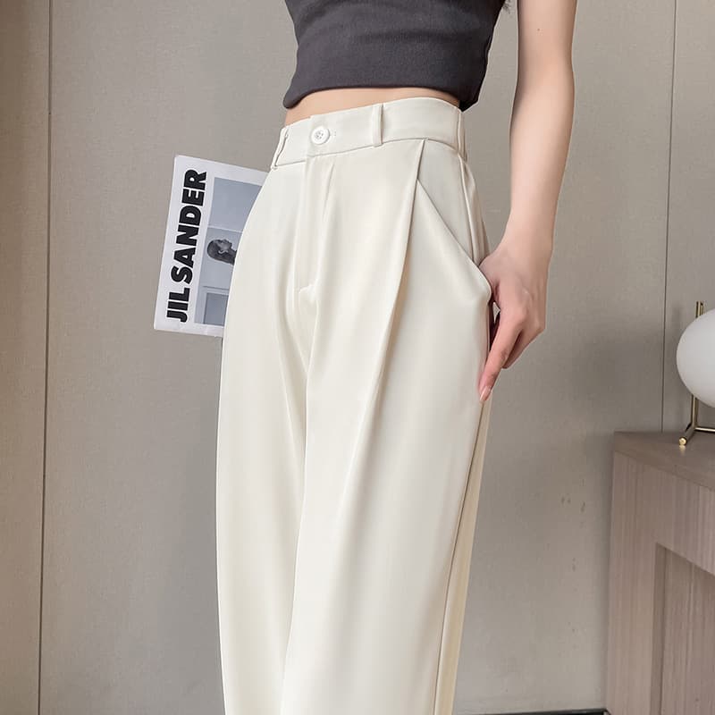 ママコーデ ゆったりストレート美脚パンツ