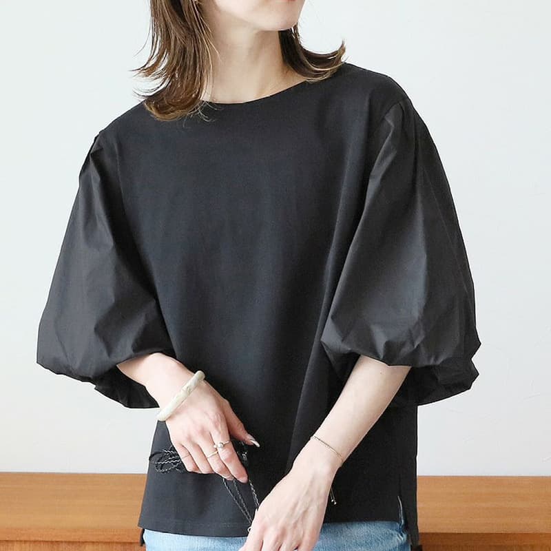ママコーデ ふんわり袖のリラックスブラウス
