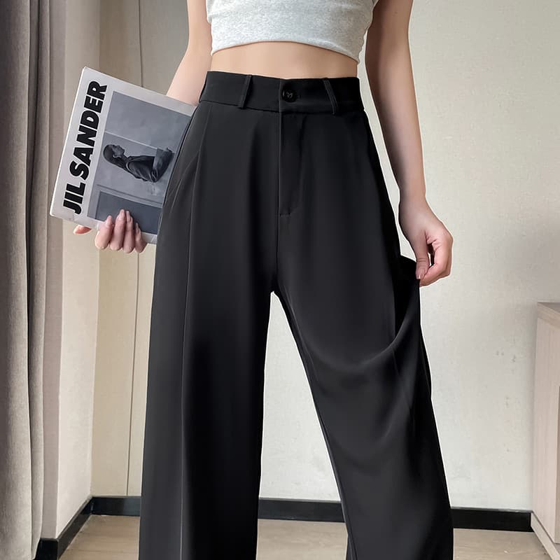 ママコーデ ゆったりストレート美脚パンツ