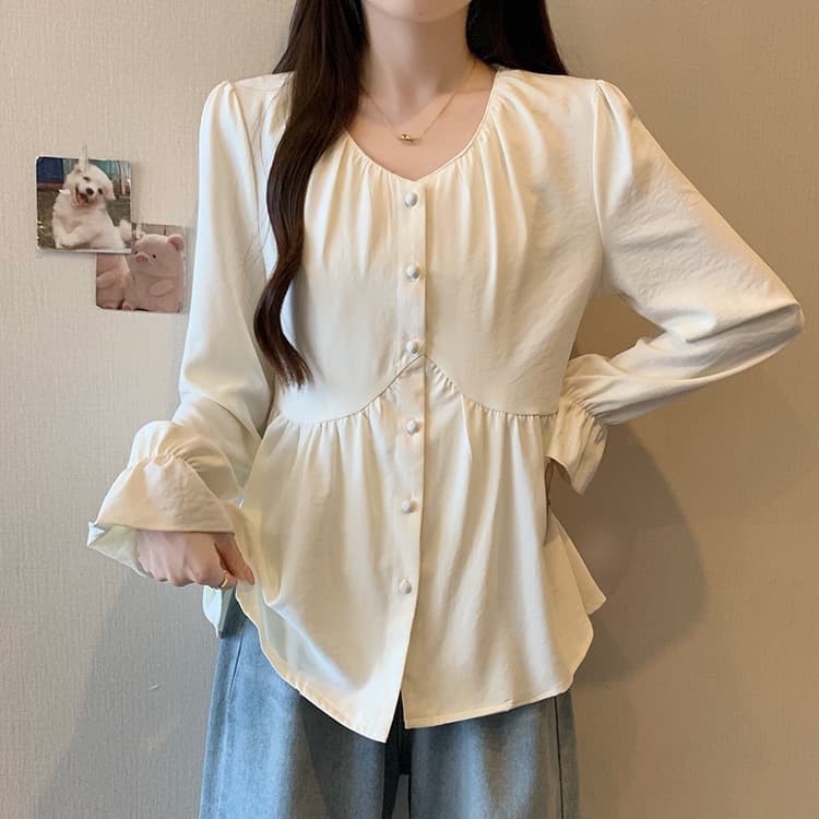 ママコーデ 優しげギャザー袖フリルブラウス