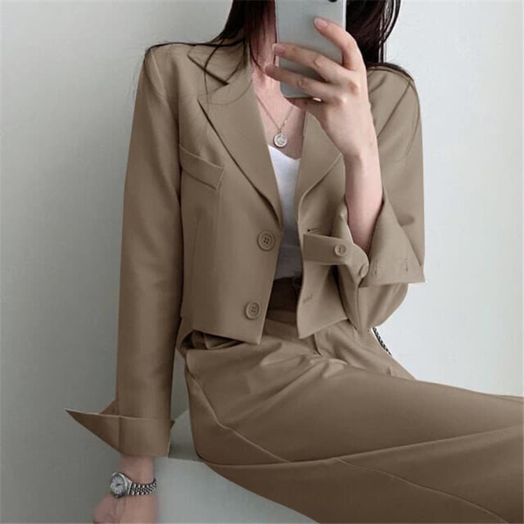 ママコーデ きれいめ大人ジャケットパンツセット
