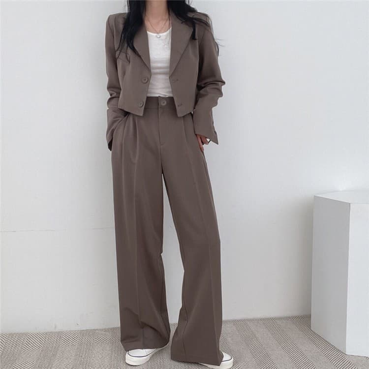 ママコーデ きれいめ大人ジャケットパンツセット