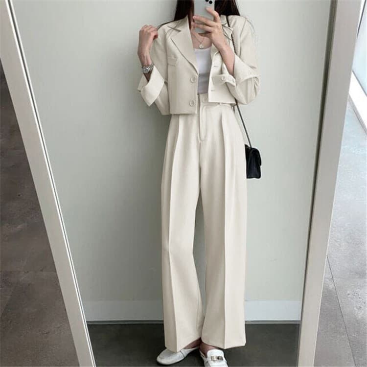 ママコーデ きれいめ大人ジャケットパンツセット