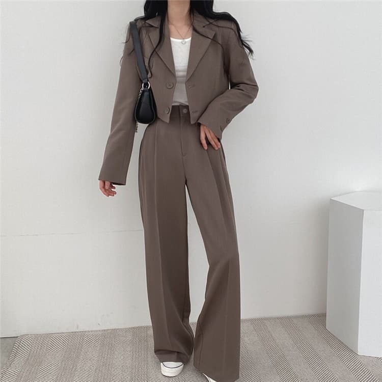 ママコーデ きれいめ大人ジャケットパンツセット