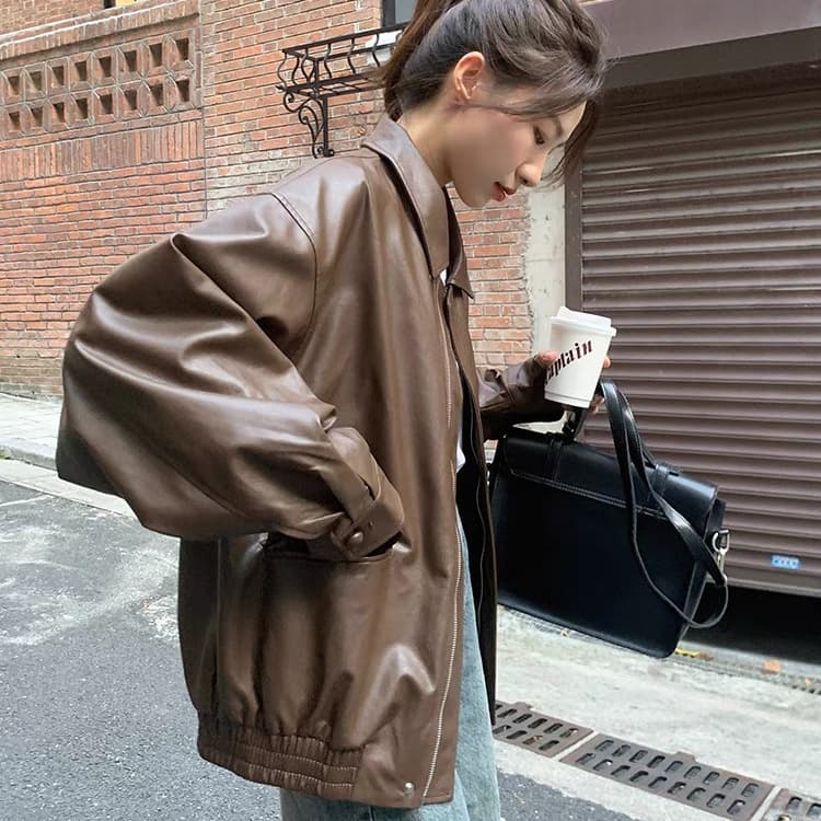 ママコーデ ゆったりレザー調ジャケット