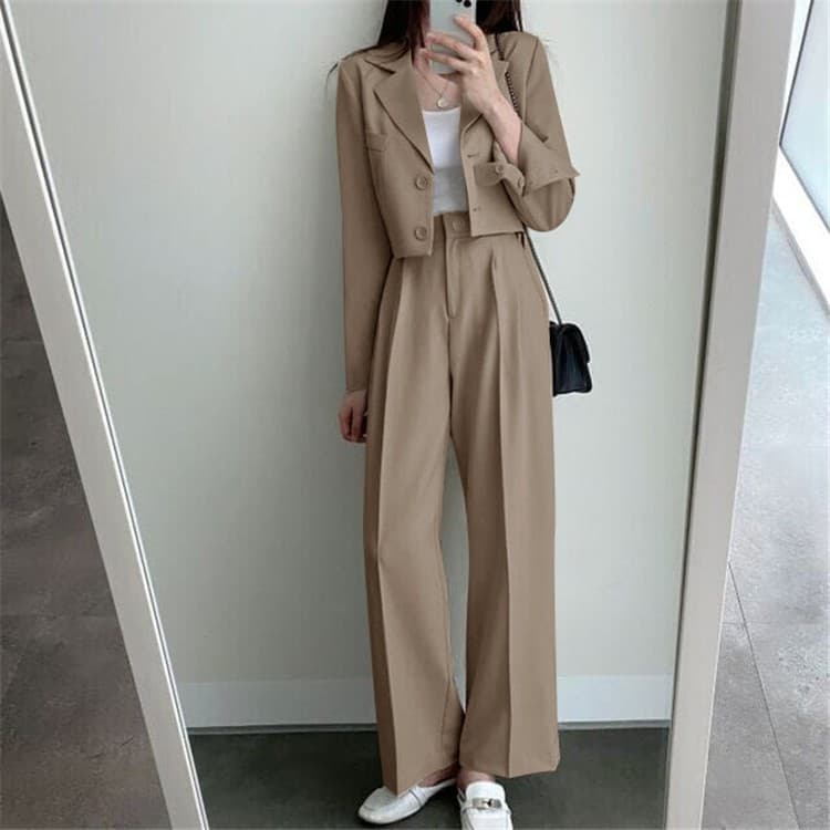 ママコーデ きれいめ大人ジャケットパンツセット