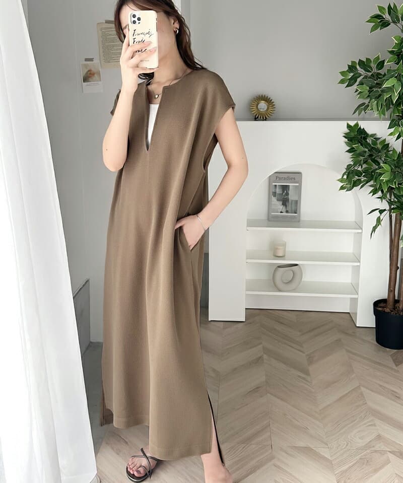 ママコーデ 深みのあるシンプル無地ゆったりワンピース