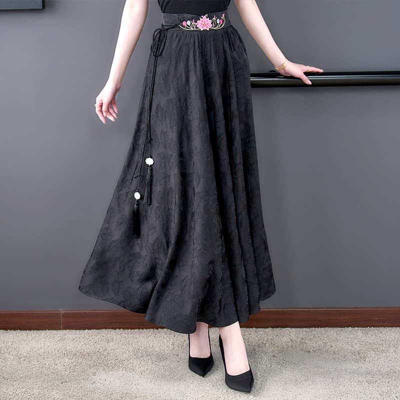 ママコーデ 刺繍ウエスト華やか優美ロングスカート
