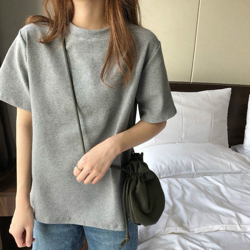 ママコーデ シンプル半袖ルーズフィットトップス
