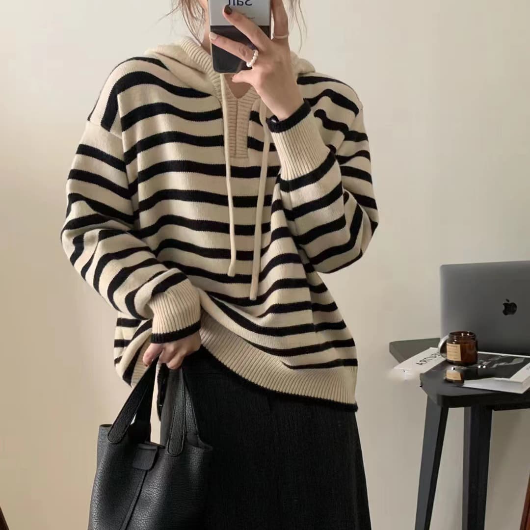 ママコーデ ゆったりボーダーフードニット
